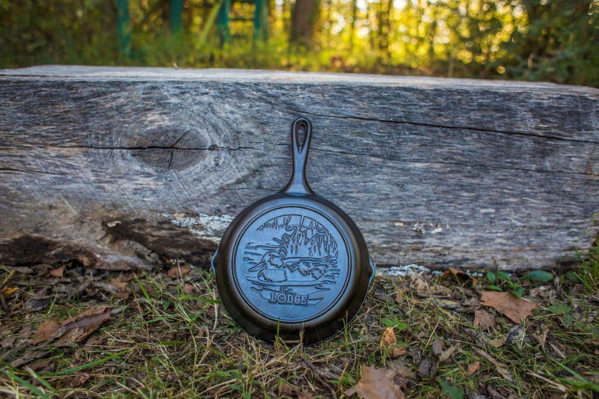 Wildlife Series 8" Cast Iron Skillet Duck Scene,